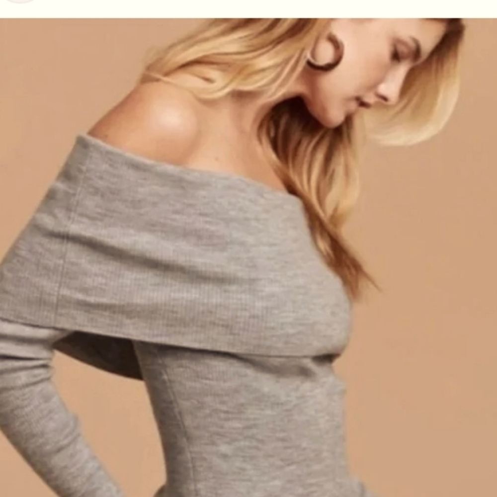 ARITZIA Wilfred sweater.